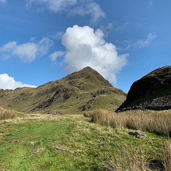 Wonderful views, walking holidays in Snowdona