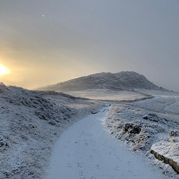 Snow on Snowdonia mountain view self catering cottage