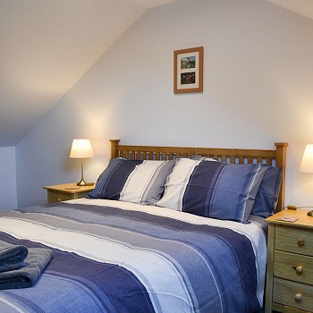 Granary - bedroom - self catering accommodation