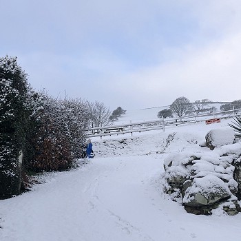 snowy walk snowdonia self catering cottage